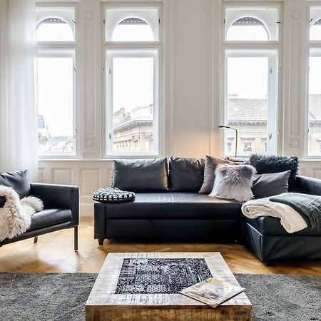 Bpr Luxe De Noir Et Blanc Apartment Budapest Eksteriør billede