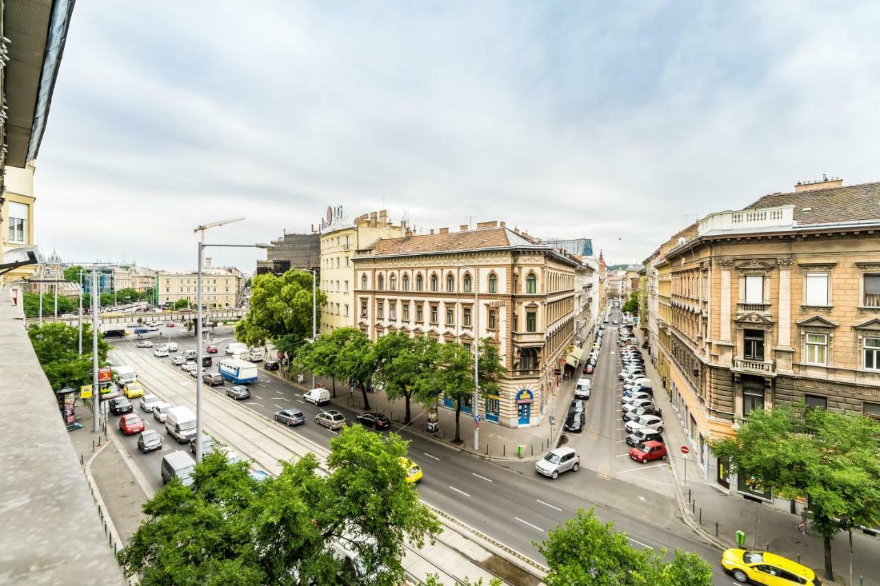 Bpr Luxe De Noir Et Blanc Apartment Budapest Eksteriør billede