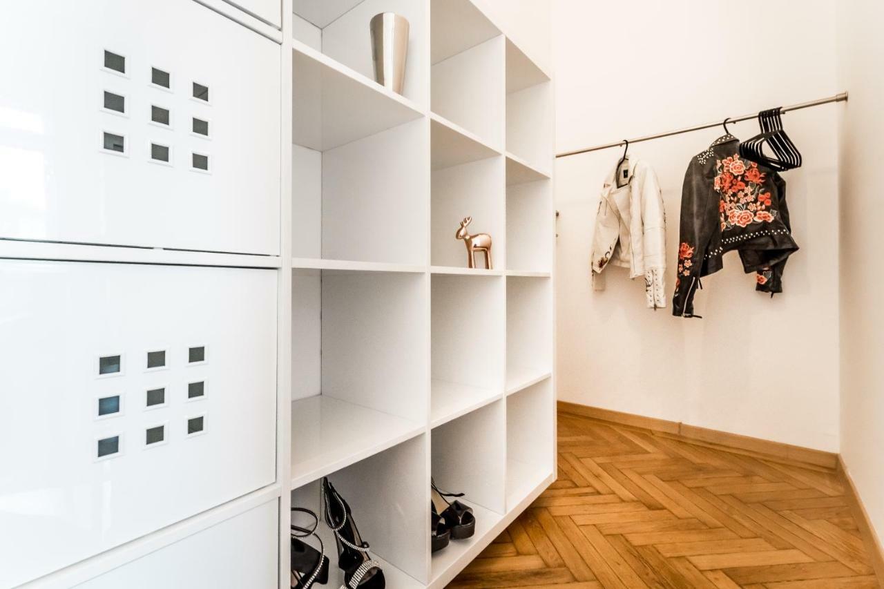 Bpr Luxe De Noir Et Blanc Apartment Budapest Eksteriør billede