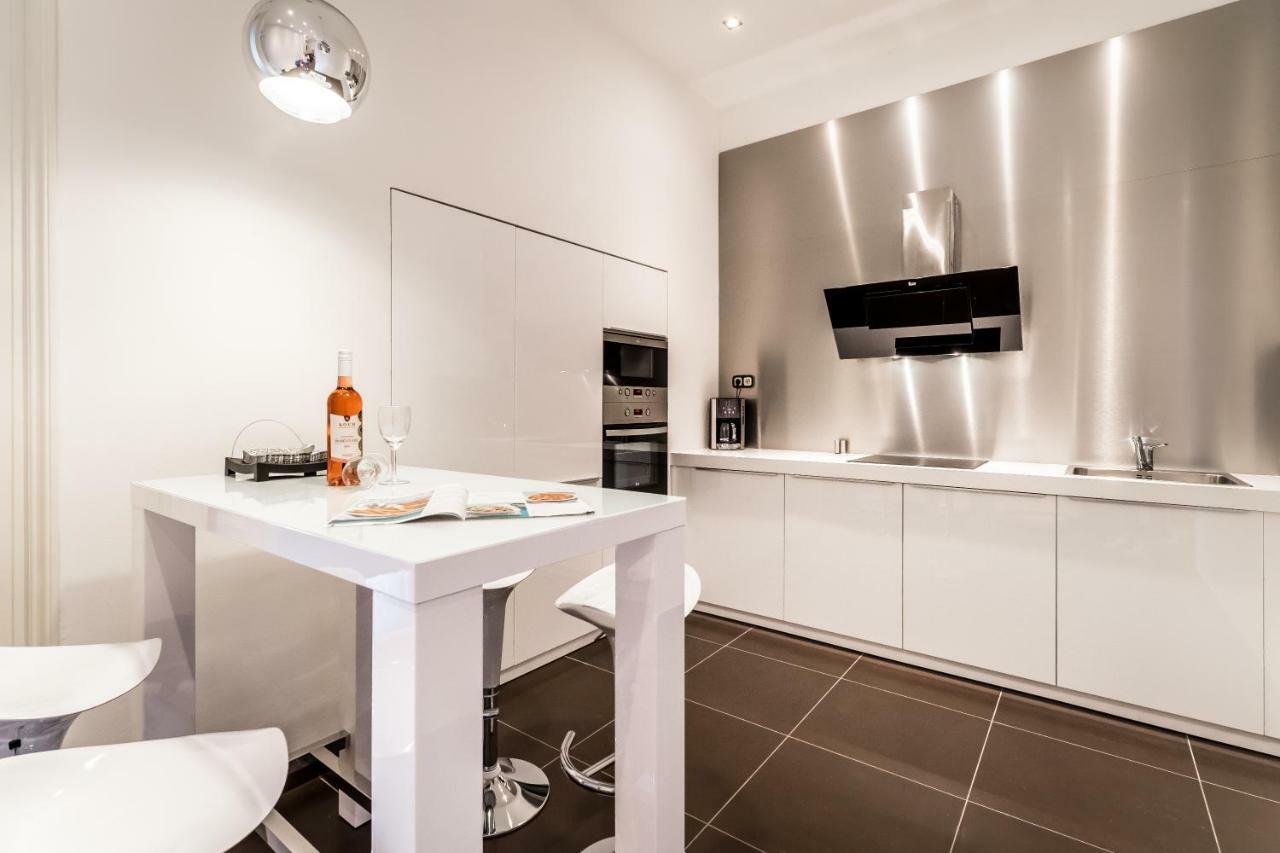 Bpr Luxe De Noir Et Blanc Apartment Budapest Eksteriør billede