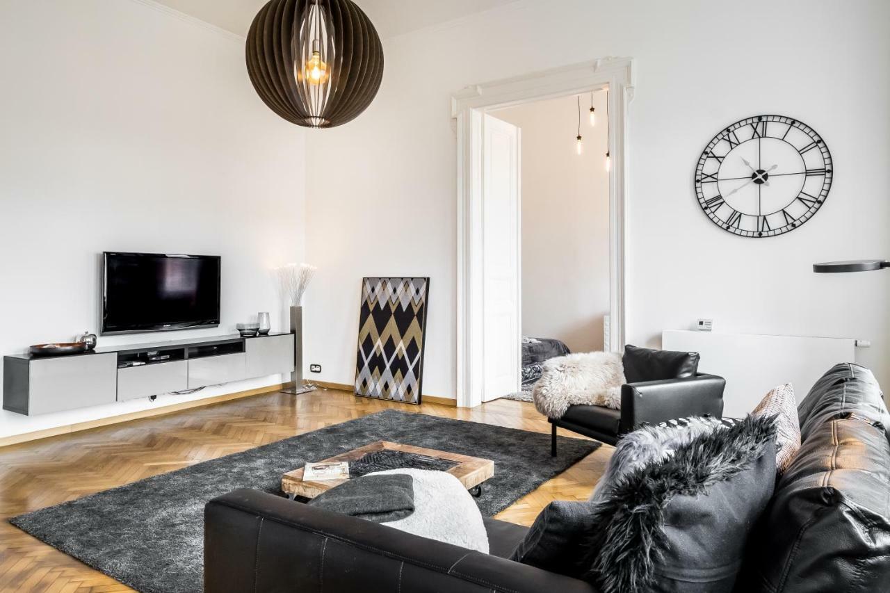 Bpr Luxe De Noir Et Blanc Apartment Budapest Eksteriør billede